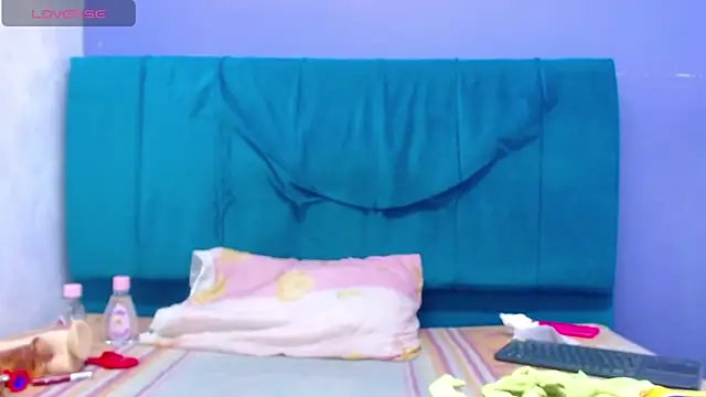 andrealopezcm101 online show from 04-17-26, 12:24