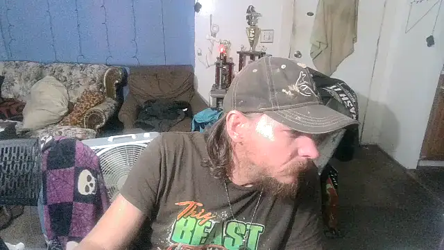 Poundtown1226 online show from 09-11-25, 02:22