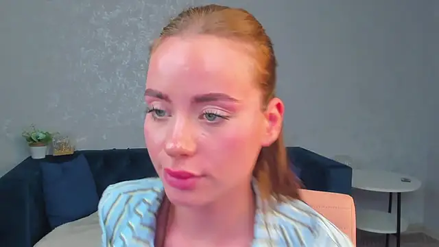 Snapshot of Ameli_Povilain chatting on 10-19-25, 11:33 Ameli Povilain online show from 10-19-25, 11:33