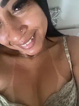 Snapshot of Katianesantos chatting on 10-01-25, 10:21 Katianesantos online show from 10-01-25, 10:21