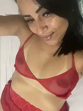 Snapshot of Katianesantos chatting on 10-12-25, 11:04 Katianesantos online show from 10-12-25, 11:04