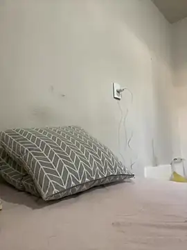 Snapshot of Katianesantos chatting on 10-15-25, 06:08 Katianesantos online show from 10-15-25, 06:08