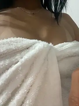 Snapshot of Katianesantos chatting on 10-29-25, 03:31 Katianesantos online show from 10-29-25, 03:31