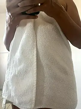 Snapshot of Katianesantos chatting on 11-06-25, 09:10 Katianesantos online show from 11-06-25, 09:10