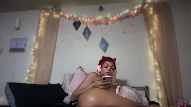 LunaNova999 online show from 05-18-26, 06:30
