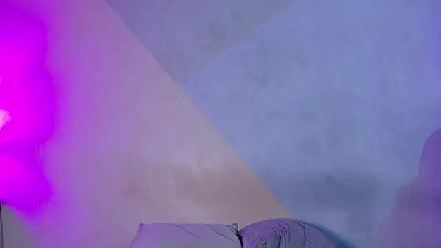 Snapshot of Laura_and_Kevin chatting on 09-21-25, 04:08 Laura and Kevin online show from 09-21-25, 04:08