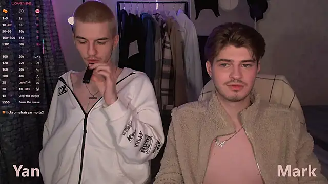 Snapshot of itsyanbb chatting on 11-12-25, 03:23 itsyanbb online show from 11-12-25, 03:23