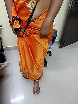 Snapshot of tamilmaha12 chatting on 09-14-25, 01:54 tamilmaha12 online show from 09-14-25, 01:54