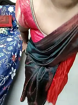 Snapshot of tamilmaha12 chatting on 09-28-25, 08:03 tamilmaha12 online show from 09-28-25, 08:03