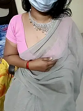 Snapshot of tamilmaha12 chatting on 10-16-25, 08:37 tamilmaha12 online show from 10-16-25, 08:37