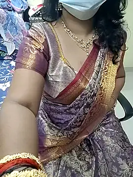 Snapshot of tamilmaha12 chatting on 11-23-25, 03:01 tamilmaha12 online show from 11-23-25, 03:01