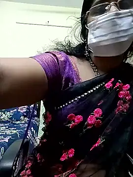 Snapshot of tamilmaha12 chatting on 01-08-26, 08:44 tamilmaha12 online show from 01-08-26, 08:44