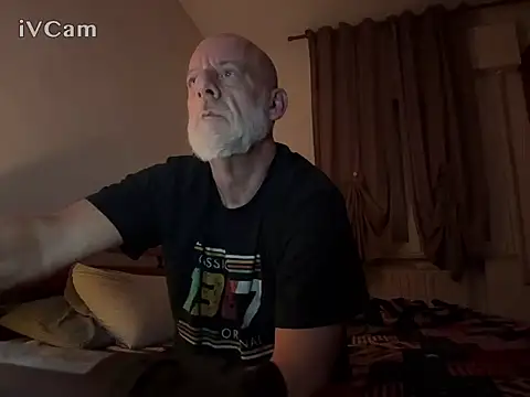 Snapshot of Pigna16PSRN chatting on 04-10-26, 01:11 Pigna16PSRN online show from 04-10-26, 01:11