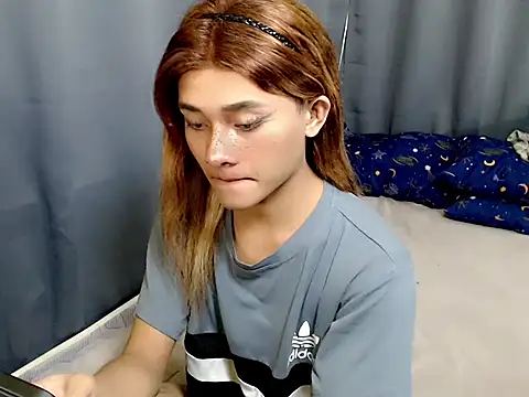 Snapshot of Petite_HugeCock chatting on 07-13-26, 12:41 Petite HugeCock online show from 07-13-26, 12:41
