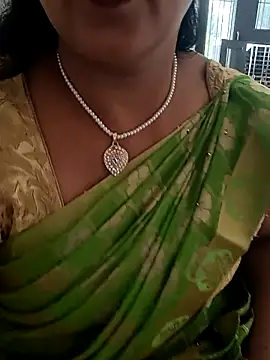 Snapshot of angel_ridhi chatting on 09-22-25, 05:31 angel ridhi online show from 09-22-25, 05:31