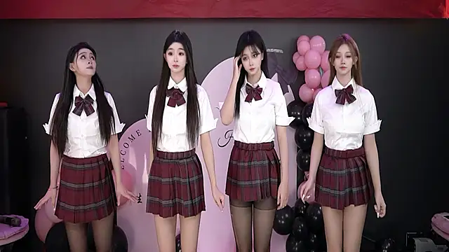 Snapshot of U-R-HERE chatting on 11-30-25, 02:26 U-R-HERE online show from 11-30-25, 02:26