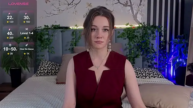 Snapshot of SkyHelen chatting on 11-18-25, 04:28 SkyHelen online show from 11-18-25, 04:28