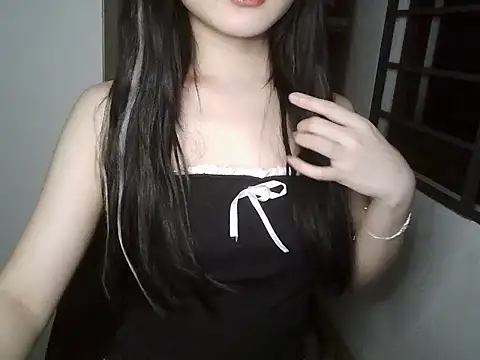 Snapshot of Annabelle-e chatting on 09-25-25, 04:11 Annabelle-e online show from 09-25-25, 04:11