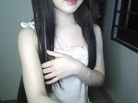 Snapshot of Annabelle-e chatting on 10-09-25, 06:28 Annabelle-e online show from 10-09-25, 06:28