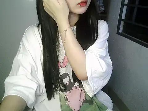 Snapshot of Annabelle-e chatting on 10-10-25, 05:34 Annabelle-e online show from 10-10-25, 05:34