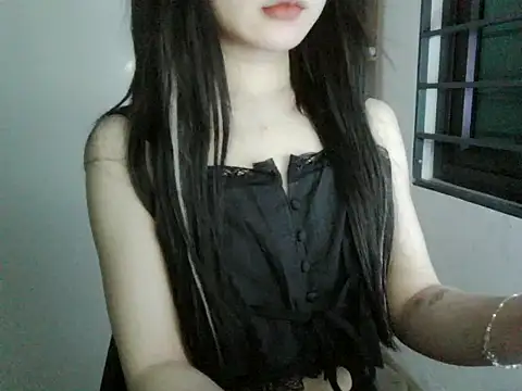 Snapshot of Annabelle-e chatting on 10-12-25, 05:45 Annabelle-e online show from 10-12-25, 05:45