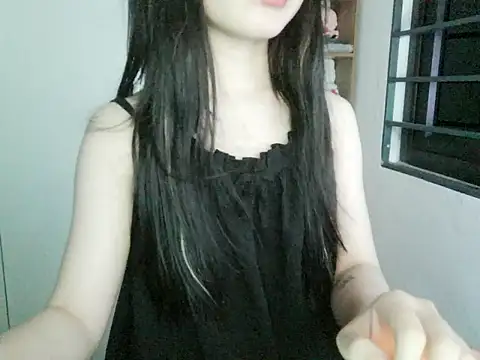 Snapshot of Annabelle-e chatting on 10-18-25, 06:30 Annabelle-e online show from 10-18-25, 06:30