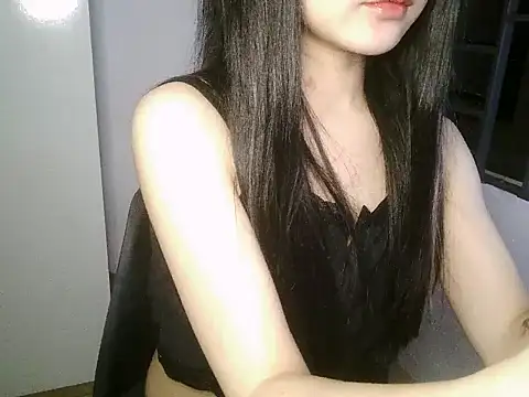 Snapshot of Annabelle-e chatting on 10-28-25, 03:14 Annabelle-e online show from 10-28-25, 03:14