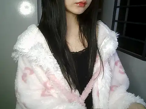 Snapshot of Annabelle-e chatting on 11-18-25, 09:19 Annabelle-e online show from 11-18-25, 09:19