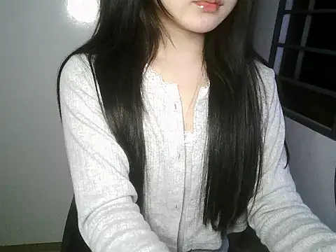 Snapshot of Annabelle-e chatting on 12-21-25, 04:36 Annabelle-e online show from 12-21-25, 04:36