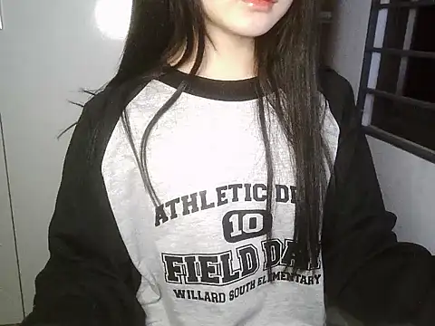 Snapshot of Annabelle-e chatting on 01-09-26, 04:43 Annabelle-e online show from 01-09-26, 04:43