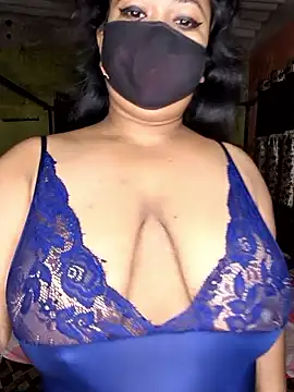 Snapshot of Smile-quien chatting on 11-03-25, 02:57 Smile-quien online show from 11-03-25, 02:57