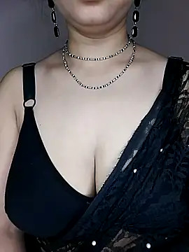 Snapshot of Oh_011 chatting on 10-09-25, 04:38 Oh 011 online show from 10-09-25, 04:38