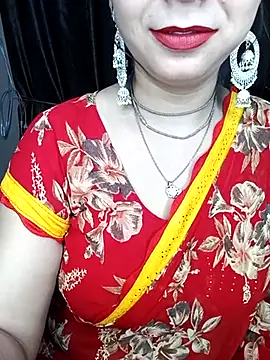 Snapshot of Oh_011 chatting on 07-17-26, 04:45 Oh 011 online show from 07-17-26, 04:45