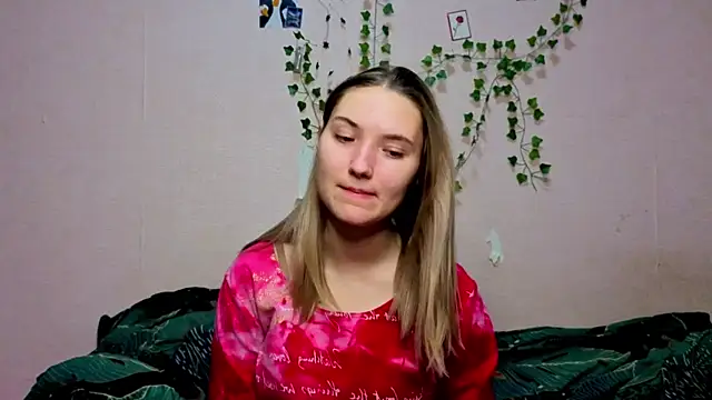  kikiclark   online show from 12-18-25, 08:48