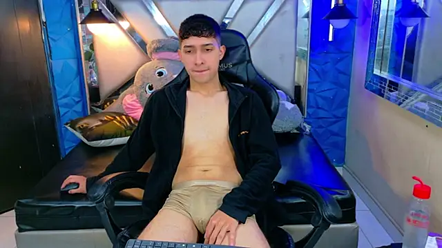 Snapshot of Kygo_Williams chatting on 10-08-25, 01:53 Kygo Williams online show from 10-08-25, 01:53