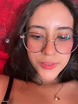 Snapshot of Juanita-Diaz chatting on 09-18-25, 08:33 Juanita-Diaz online show from 09-18-25, 08:33