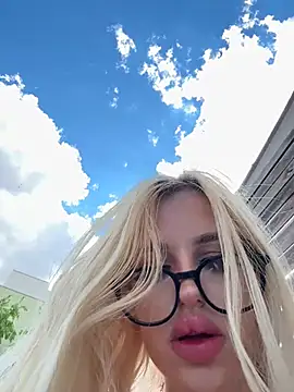 Snapshot of Steffi_Snowbunny chatting on 07-11-26, 01:14 Steffi Snowbunny online show from 07-11-26, 01:14