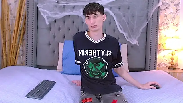 Luke Carter online show from 10-10-25, 01:21