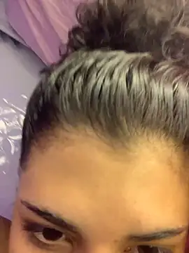 Snapshot of luluzinhax chatting on 10-20-25, 04:46 luluzinhax online show from 10-20-25, 04:46