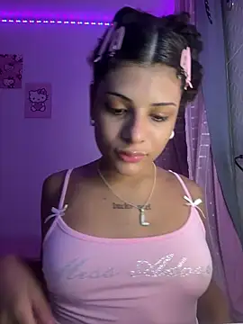 Snapshot of luluzinhax chatting on 04-28-26, 02:27 luluzinhax online show from 04-28-26, 02:27
