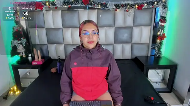 Snapshot of Valkiria_js chatting on 12-02-25, 12:10 Valkiria js online show from 12-02-25, 12:10