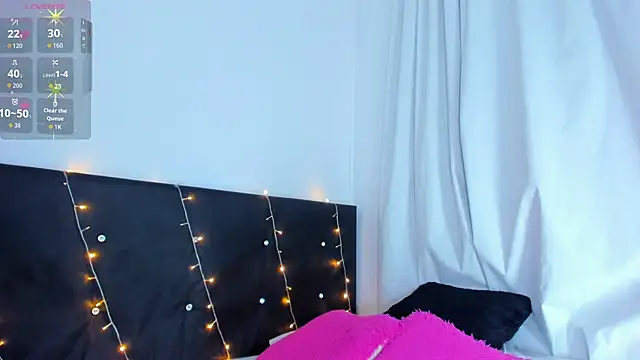 Snapshot of Danaa_moore_ chatting on 10-12-25, 03:49 Danaa moore online show from 10-12-25, 03:49