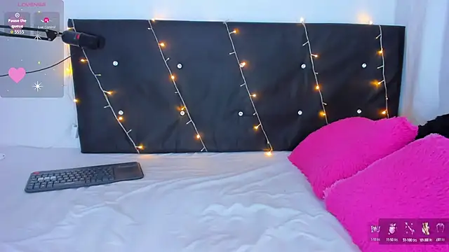 Snapshot of Danaa_moore_ chatting on 10-25-25, 09:31 Danaa moore online show from 10-25-25, 09:31