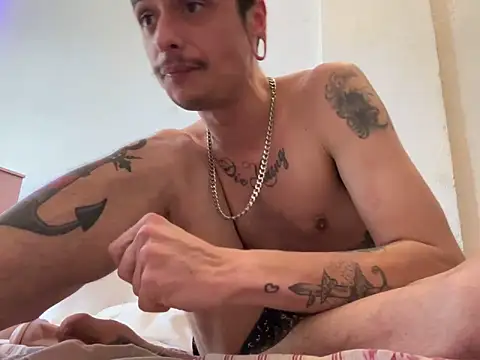 chrisalmeid  online show from 10-13-25, 08:20