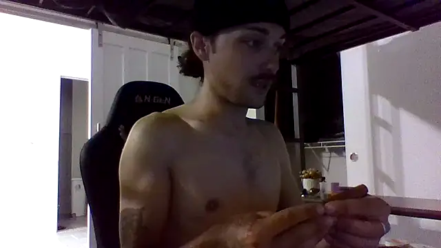Snapshot of Jbenz420 chatting on 07-09-26, 05:44 Jbenz420 online show from 07-09-26, 05:44