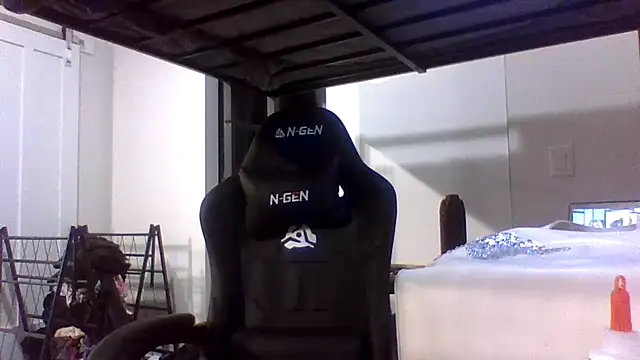Snapshot of Jbenz420 chatting on 07-19-26, 01:20 Jbenz420 online show from 07-19-26, 01:20