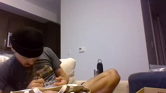 Snapshot of Jbenz420 chatting on 08-01-26, 07:24 Jbenz420 online show from 08-01-26, 07:24