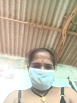 Snapshot of Hot-honi chatting on 09-16-25, 10:49 Hot-honi online show from 09-16-25, 10:49