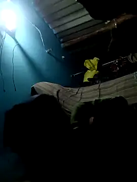 Snapshot of Hot-honi chatting on 10-31-25, 12:06 Hot-honi online show from 10-31-25, 12:06