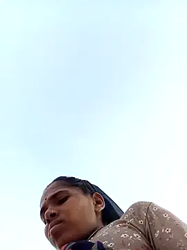 Snapshot of Hot-honi chatting on 11-16-25, 10:21 Hot-honi online show from 11-16-25, 10:21